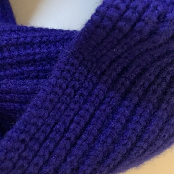 J.Crew Wool Circle Scarf - Picture 5 of 7